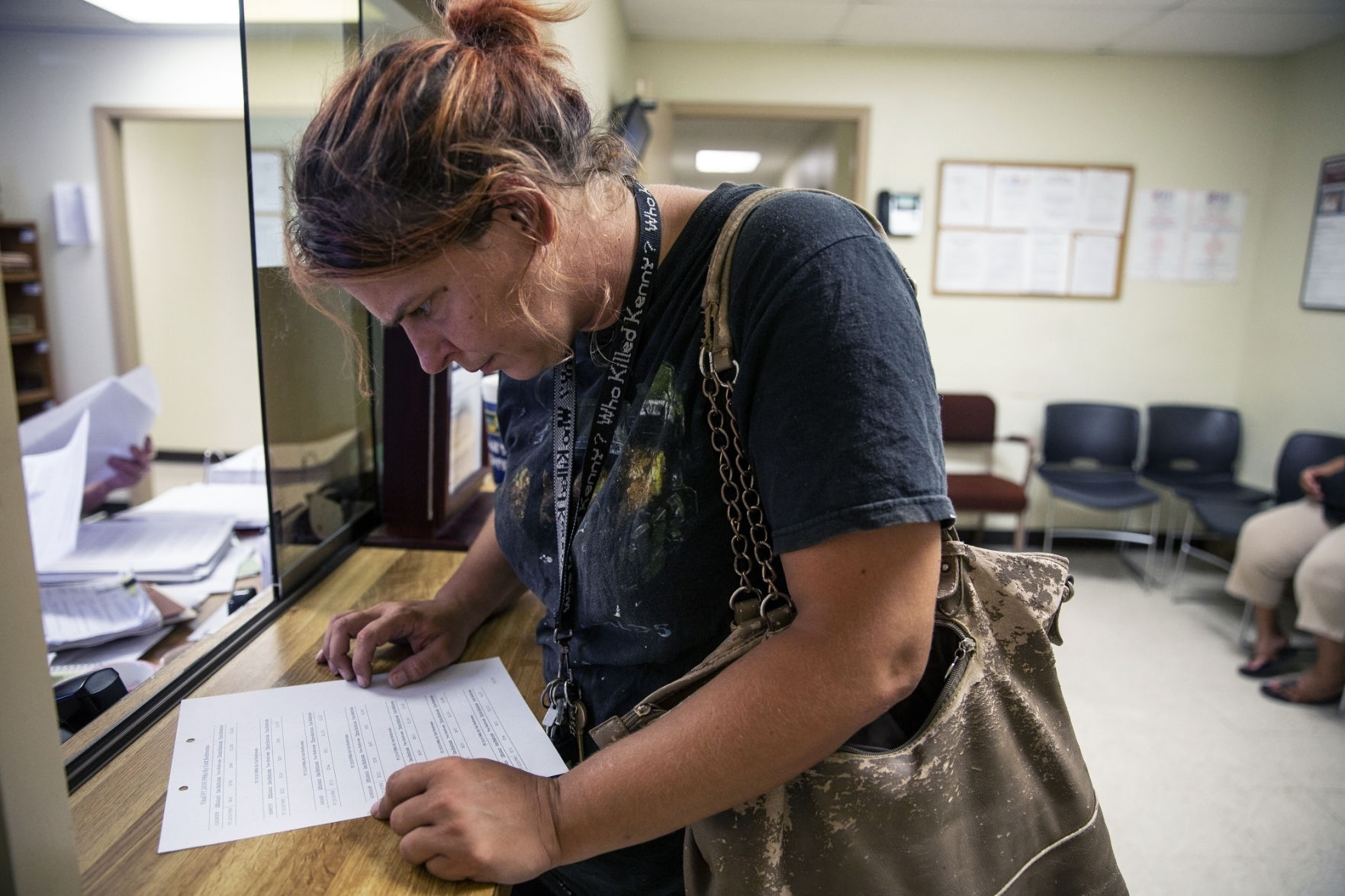 Homeless Victoria mother struggles to keep 7 kids off the street